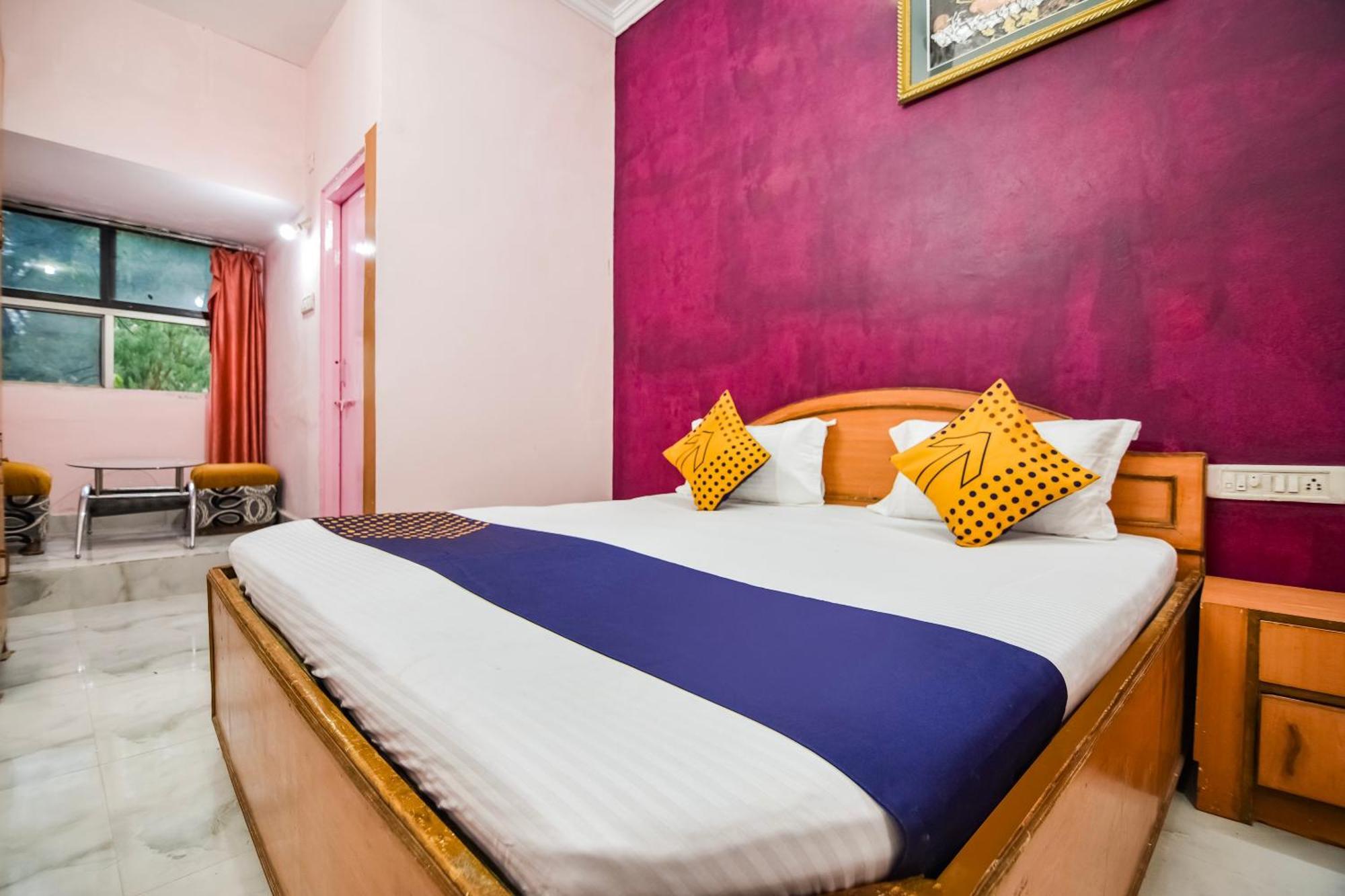 Spot On Hotel Midtown Gondia Exterior photo