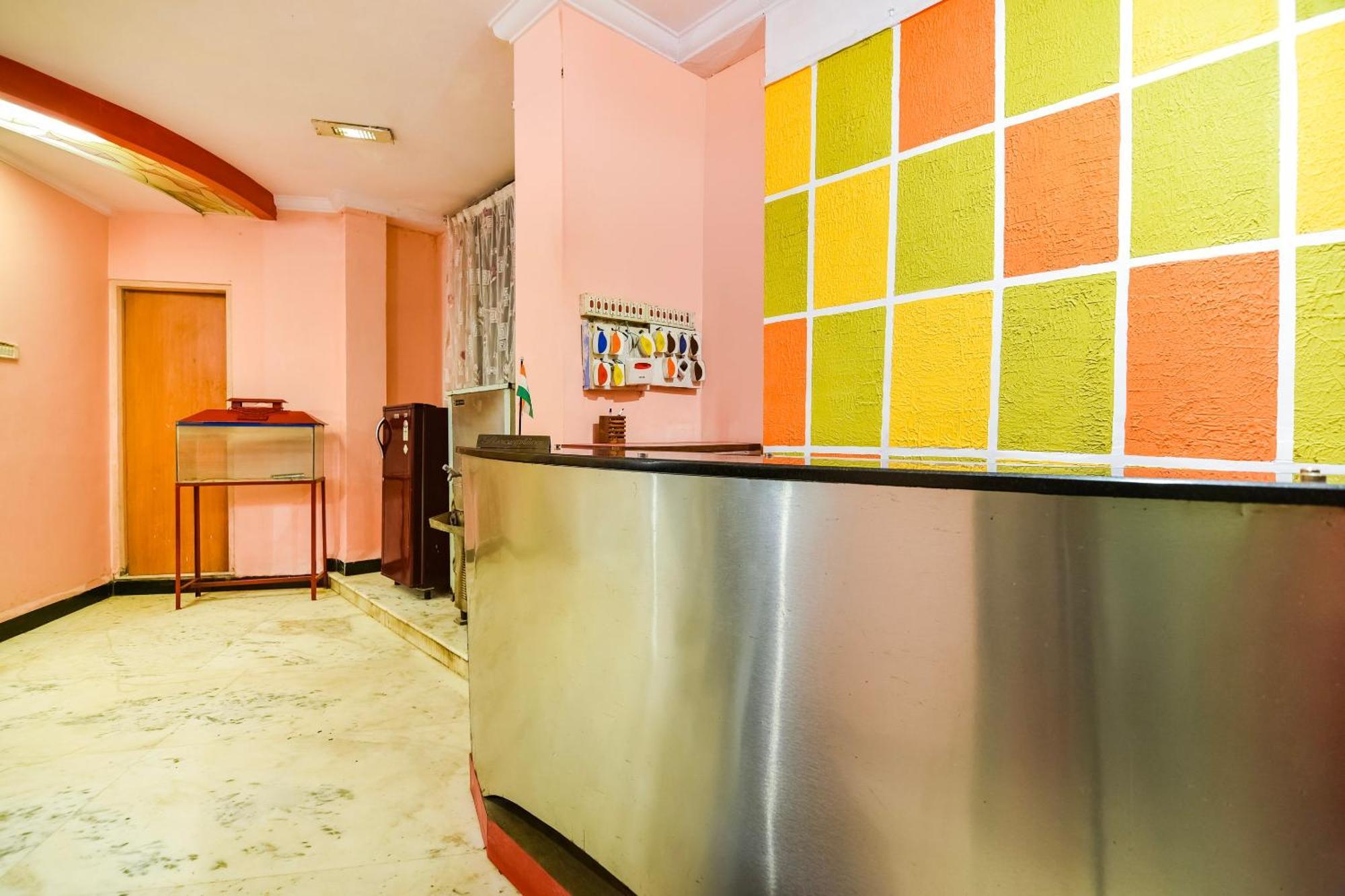 Spot On Hotel Midtown Gondia Exterior photo